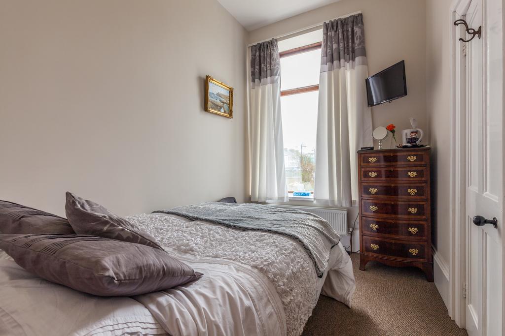 Antrim House Guest Rooms & Suites (Adults Only) Portrush Rom bilde